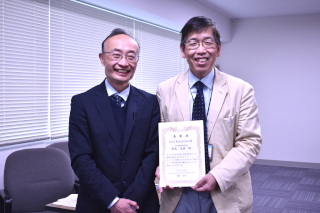 Best Researcher賞・Best Young Researcher賞-表彰式-齋尾先生_R080323
