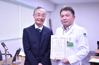 Best Researcher賞・Best Young Researcher賞-表彰式-松本先生_R080323