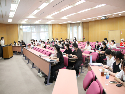 看護学専攻2年生の基礎看護学実習04_R0808